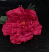 Capete de bujor artificial roșu intens – material textil, diametru 9 cm, lungime 26 cm